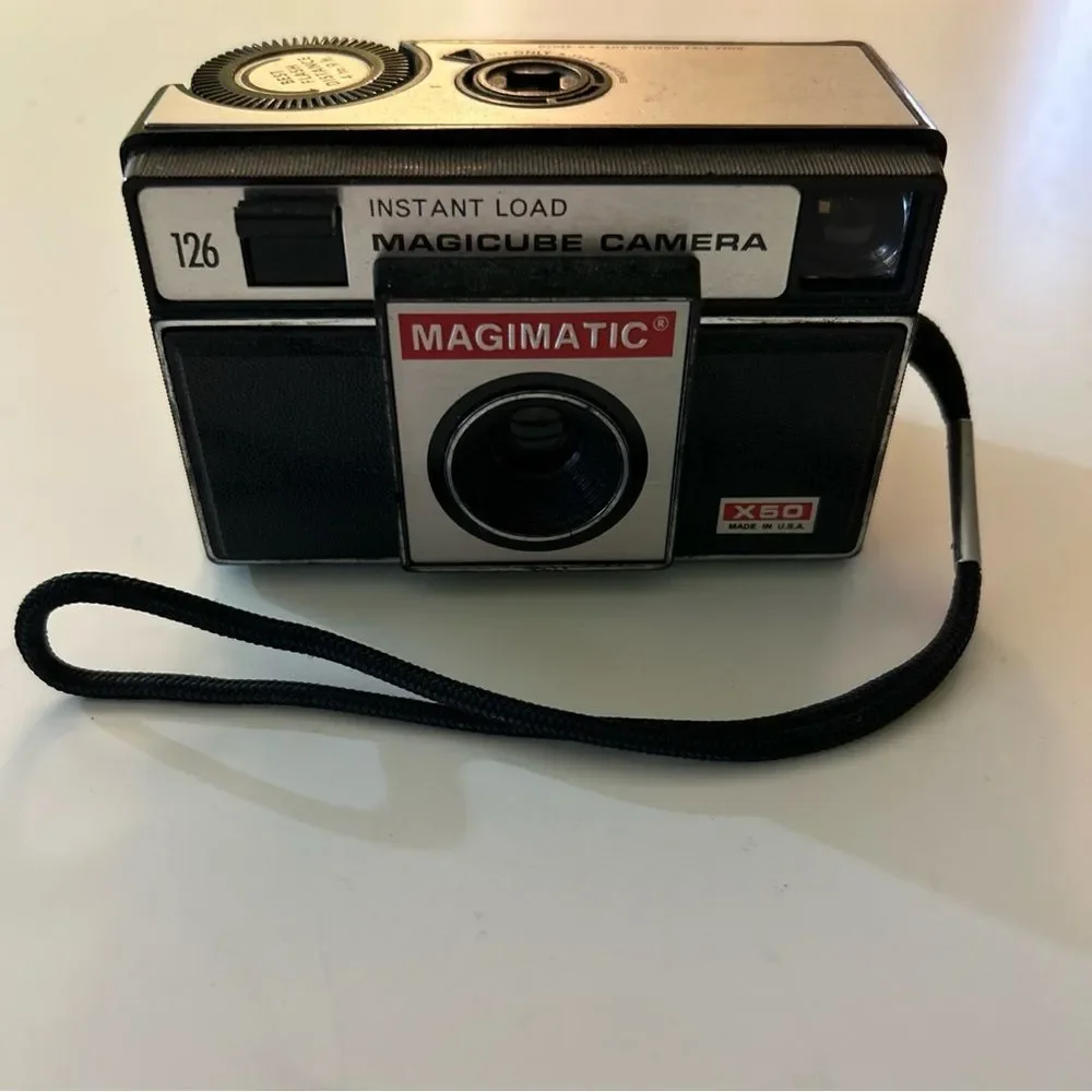 Magicube X-50 Instant Load Camera - Black